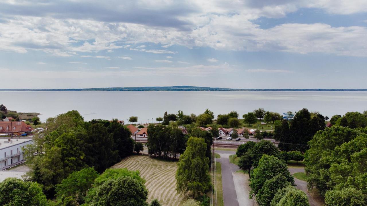 Nyirfa Apartman Вонярцвашхедь Экстерьер фото