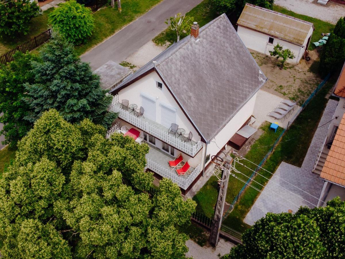 Nyirfa Apartman Вонярцвашхедь Экстерьер фото