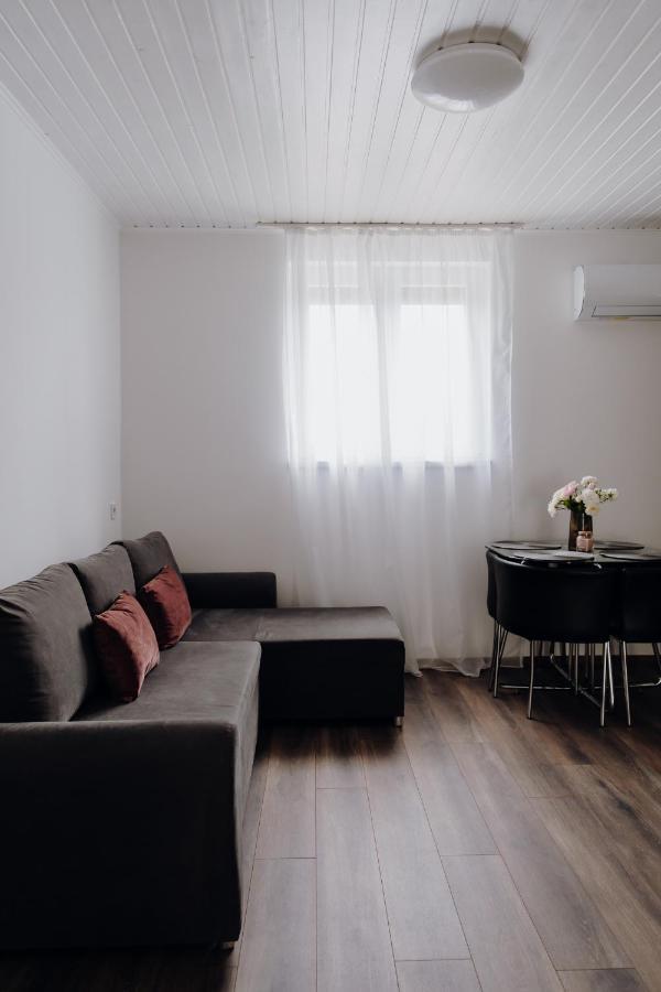 Nyirfa Apartman Вонярцвашхедь Экстерьер фото